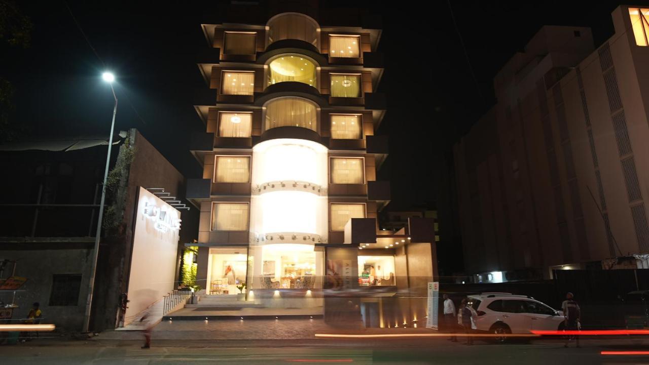 De Glance Hotel สุรัต ภายนอก รูปภาพ