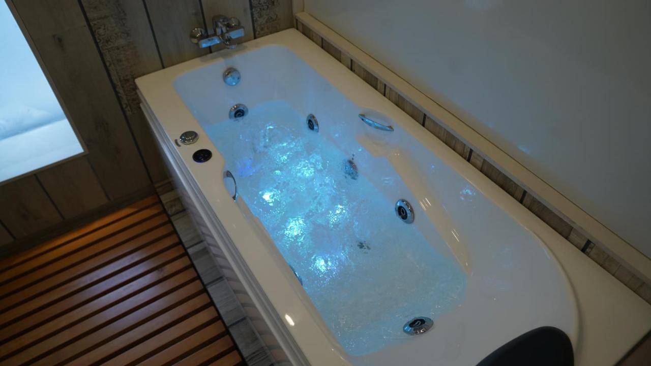De Glance Hotel สุรัต ภายนอก รูปภาพ