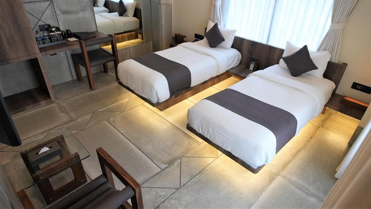 De Glance Hotel สุรัต ภายนอก รูปภาพ