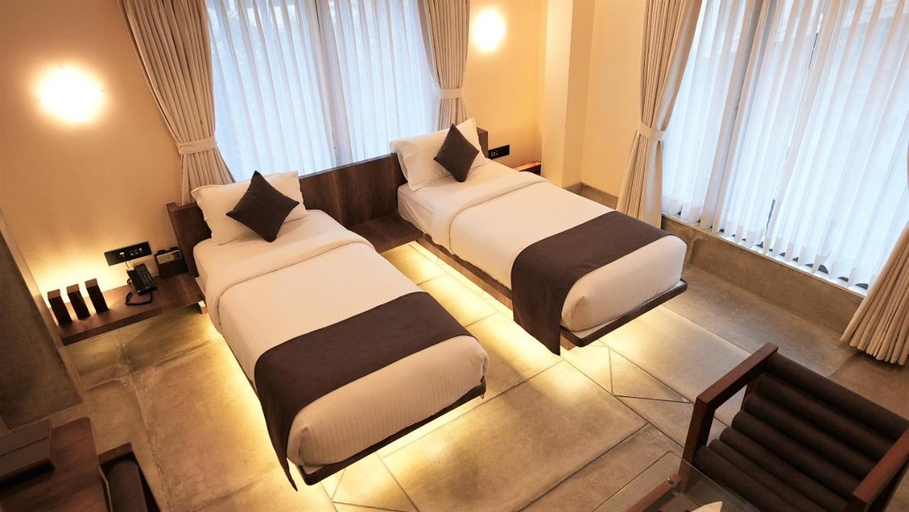 De Glance Hotel สุรัต ภายนอก รูปภาพ