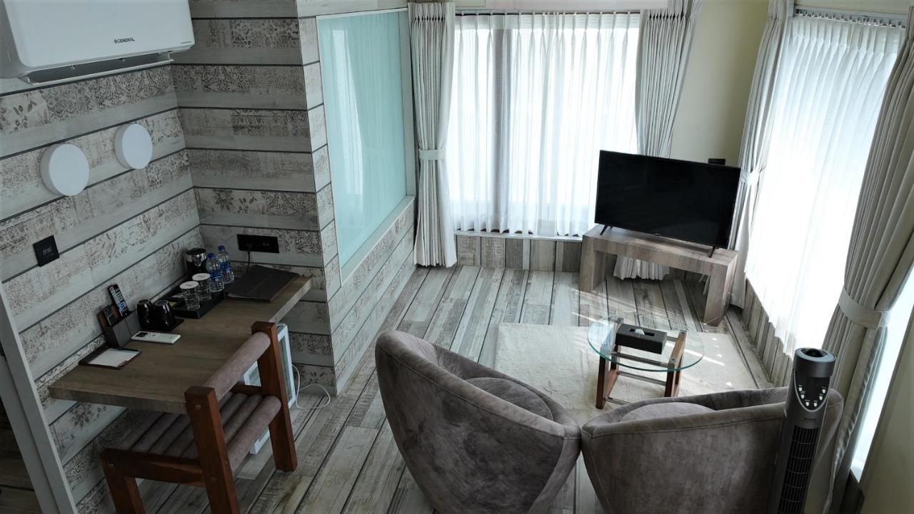 De Glance Hotel สุรัต ภายนอก รูปภาพ