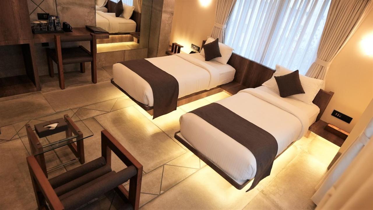 De Glance Hotel สุรัต ภายนอก รูปภาพ