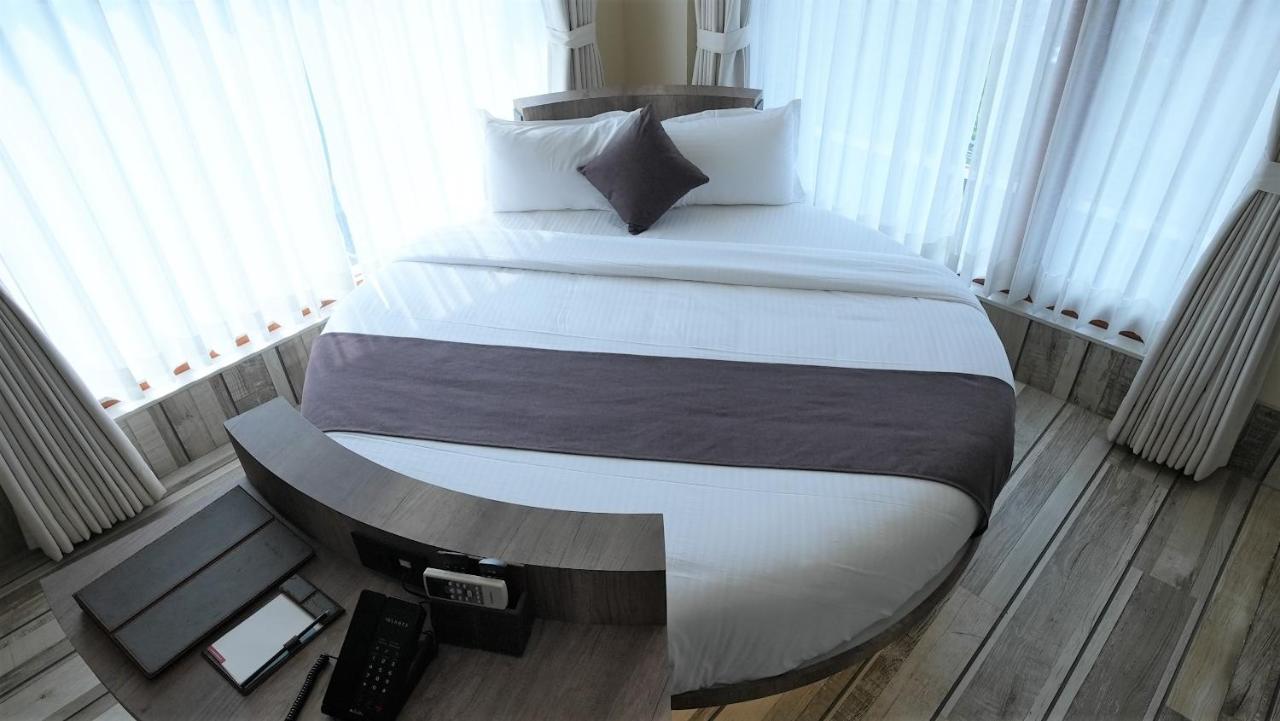 De Glance Hotel สุรัต ภายนอก รูปภาพ