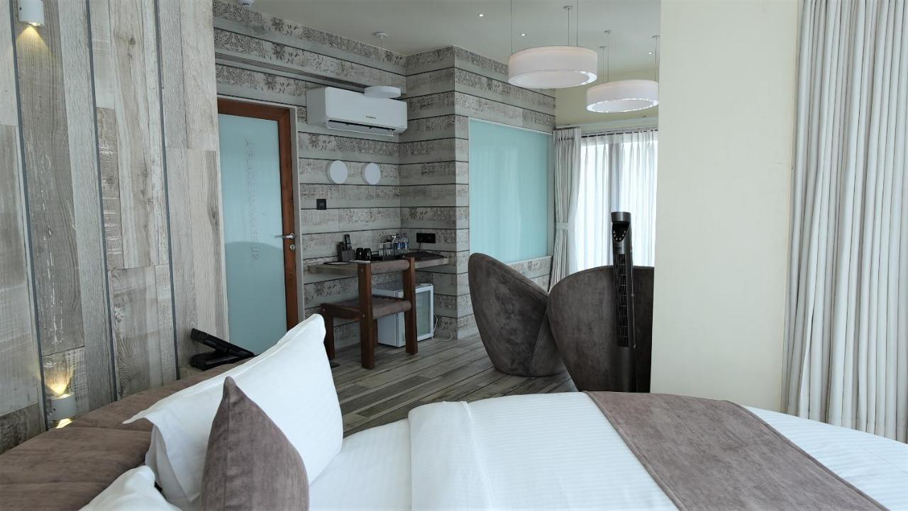 De Glance Hotel สุรัต ภายนอก รูปภาพ