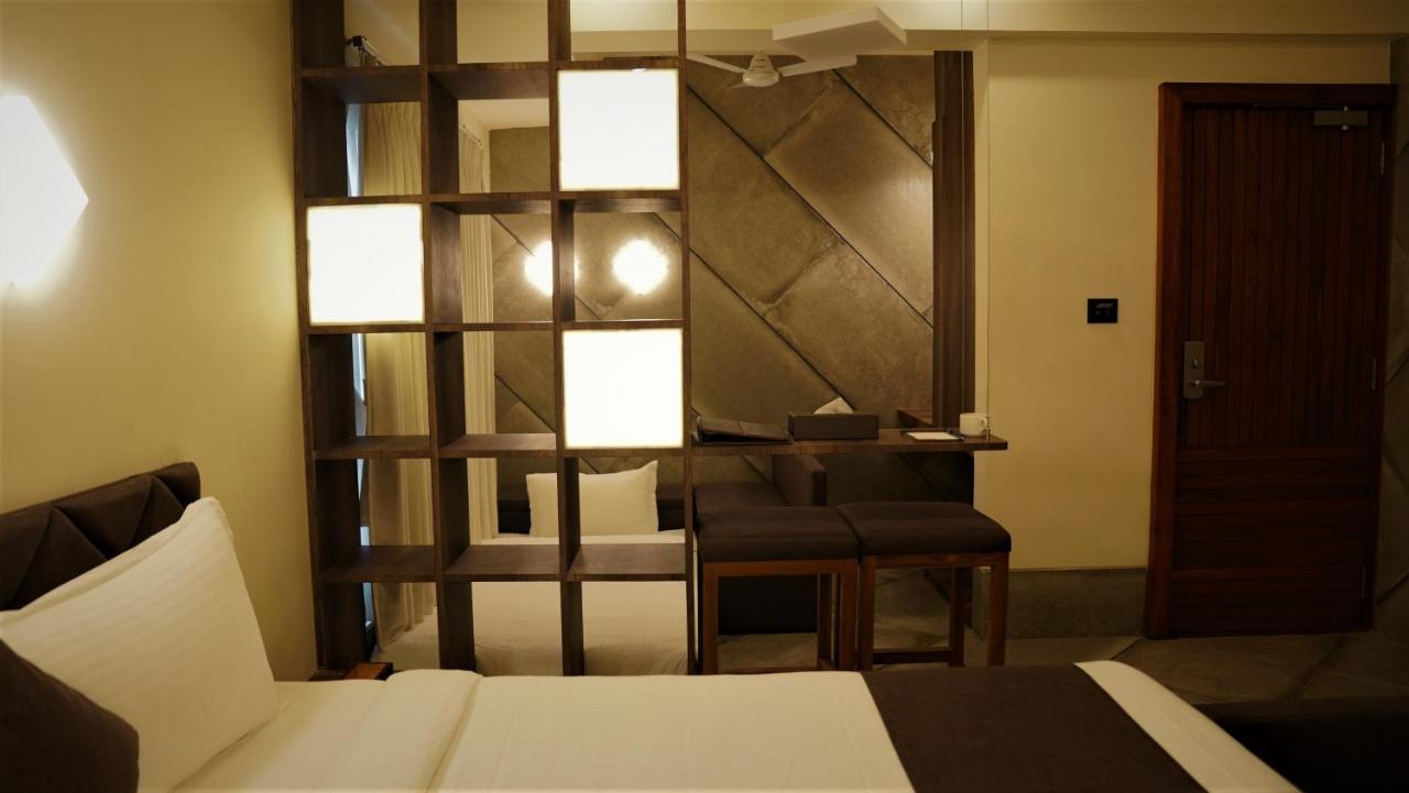 De Glance Hotel สุรัต ภายนอก รูปภาพ