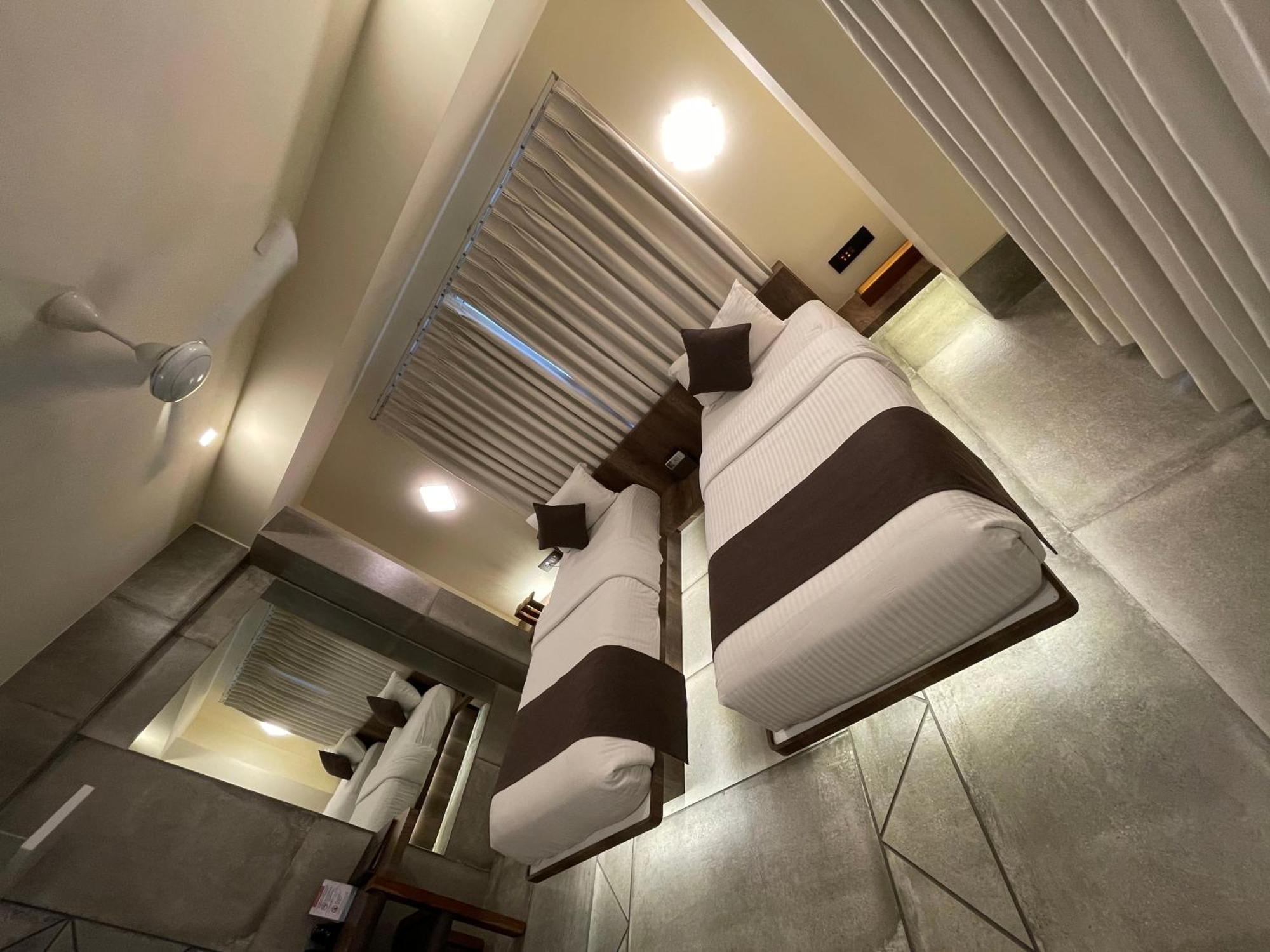 De Glance Hotel สุรัต ภายนอก รูปภาพ